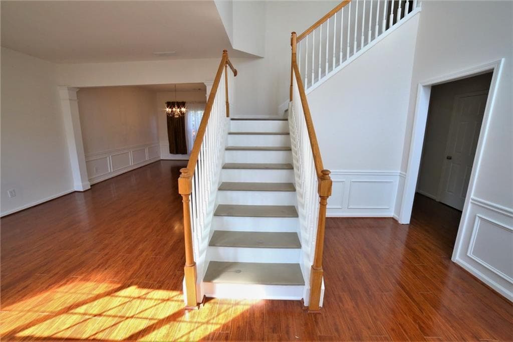 4 bedroom, 3 bathroom, 2,320 sq ft single family residence under contract at 8305 Grenadier Trail, Suwanee, GA 30024 — photo 5