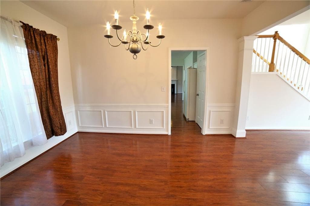 4 bedroom, 3 bathroom, 2,320 sq ft single family residence under contract at 8305 Grenadier Trail, Suwanee, GA 30024 — photo 7