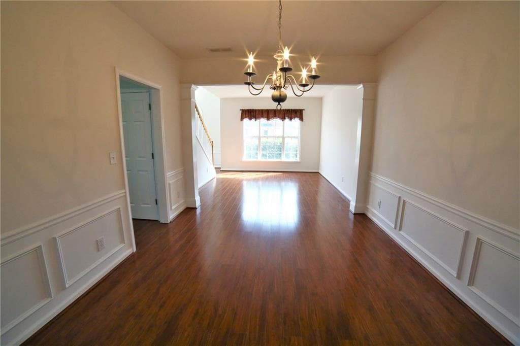 4 bedroom, 3 bathroom, 2,320 sq ft single family residence under contract at 8305 Grenadier Trail, Suwanee, GA 30024 — photo 8