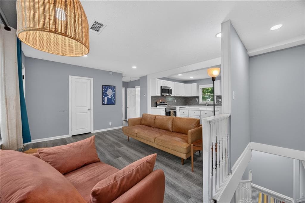 4 bedroom, 2 bathroom, 1,800 sq ft single family residence for sale at 2162 Doris Drive, Decatur, GA 30034 — photo 4