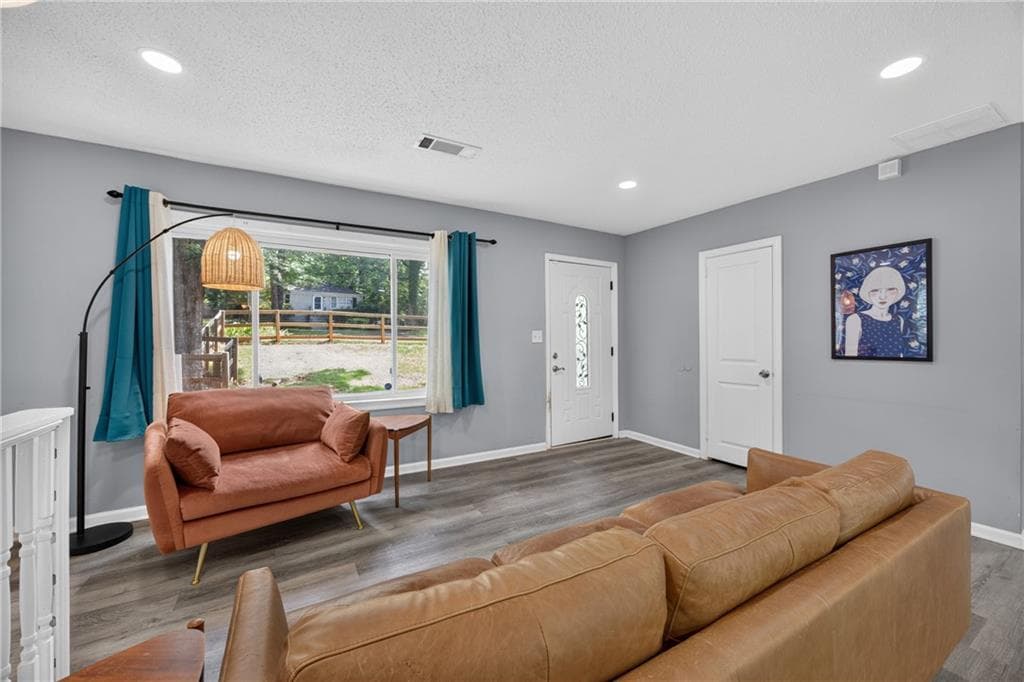 4 bedroom, 2 bathroom, 1,800 sq ft single family residence for sale at 2162 Doris Drive, Decatur, GA 30034 — photo 6