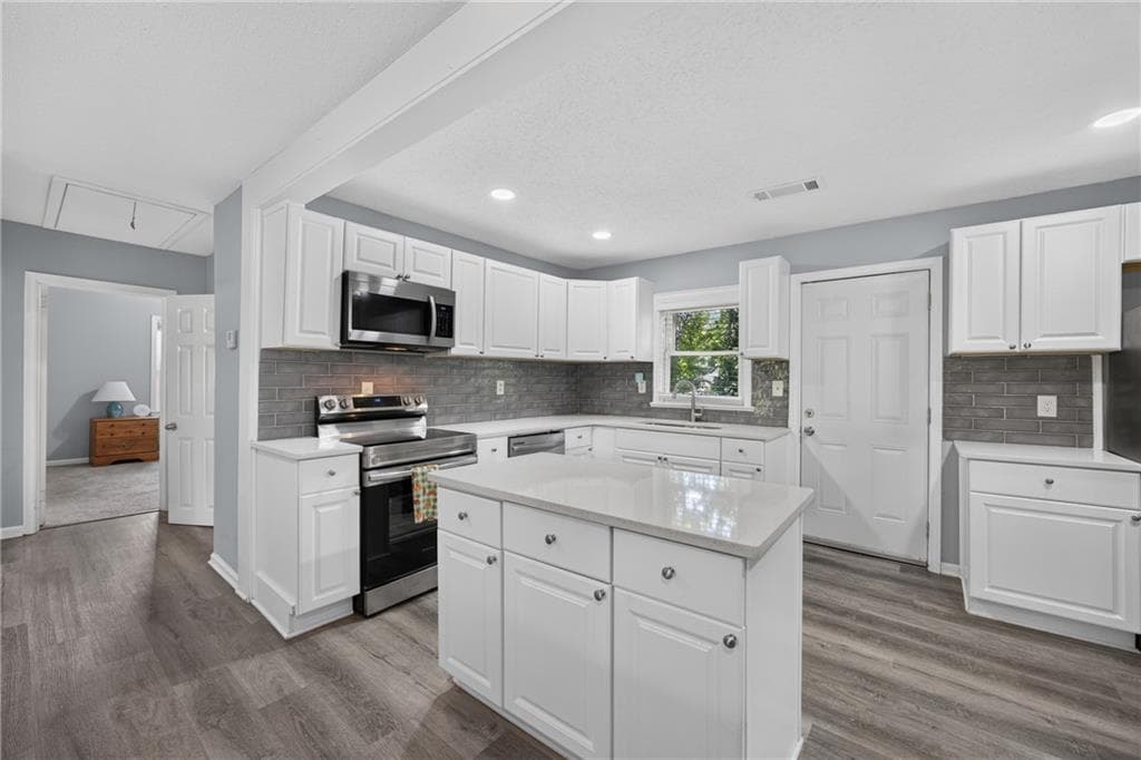 4 bedroom, 2 bathroom, 1,800 sq ft single family residence for sale at 2162 Doris Drive, Decatur, GA 30034 — photo 8