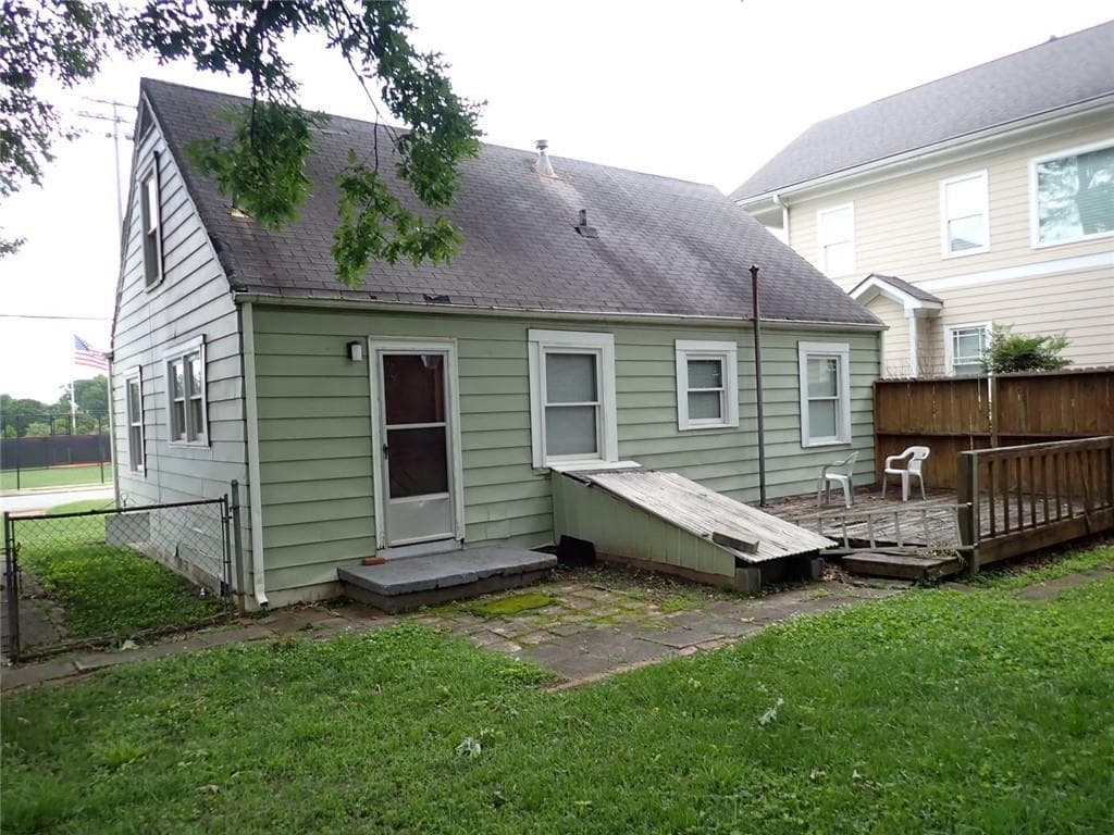 3 bedroom, 1 bathroom, 1,218 sq ft single family residence under contract at 1476 Cambridge Avenue, College Park, GA 30337 — photo 4