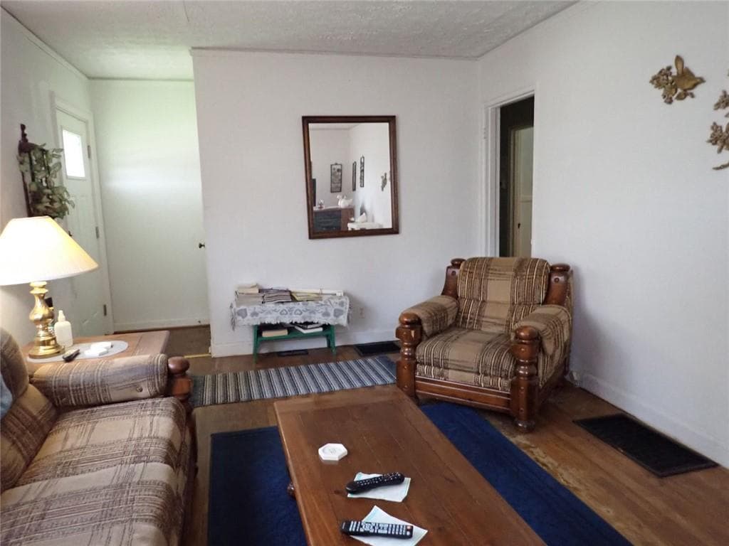3 bedroom, 1 bathroom, 1,218 sq ft single family residence under contract at 1476 Cambridge Avenue, College Park, GA 30337 — photo 6
