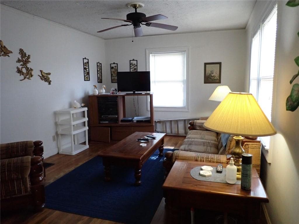 3 bedroom, 1 bathroom, 1,218 sq ft single family residence under contract at 1476 Cambridge Avenue, College Park, GA 30337 — photo 7