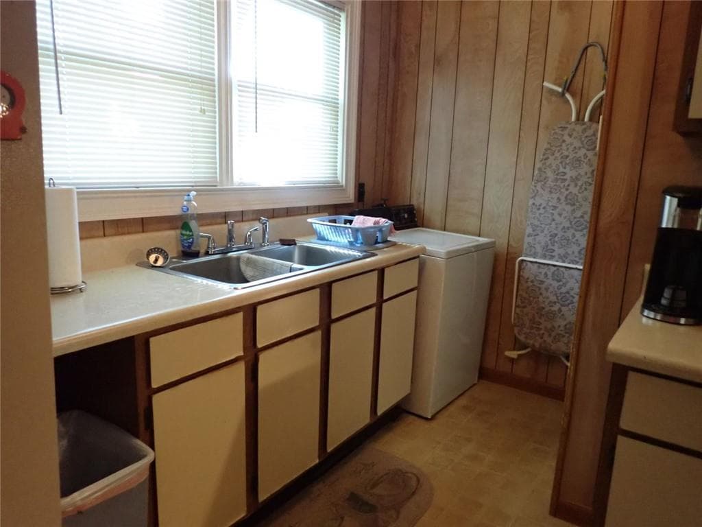 3 bedroom, 1 bathroom, 1,218 sq ft single family residence under contract at 1476 Cambridge Avenue, College Park, GA 30337 — photo 10
