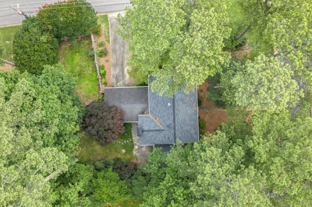 5 bedroom, 3 bathroom, 3,352 sq ft single family residence for sale at 4259 Huntington Circle, Dunwoody, GA 30338 — photo 2