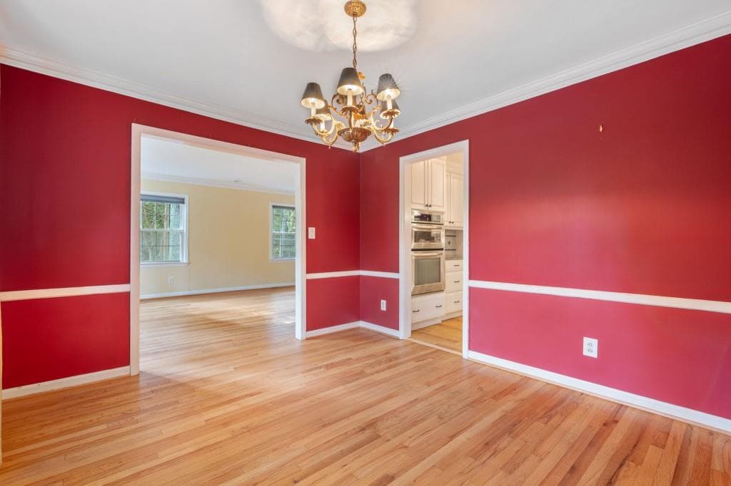 5 bedroom, 3 bathroom, 3,352 sq ft single family residence for sale at 4259 Huntington Circle, Dunwoody, GA 30338 — photo 8