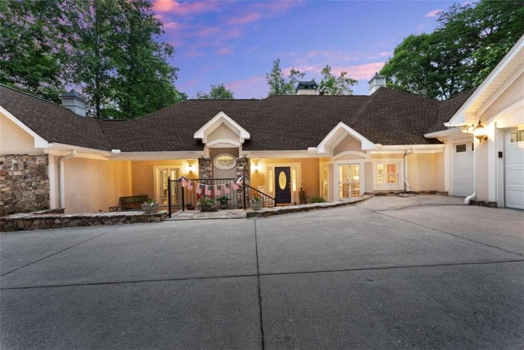 4 bedroom, 4 bathroom, 4,215 sq ft single family residence for sale at 2200 Orchard Drive, Clarkesville, GA 30523 — photo 6