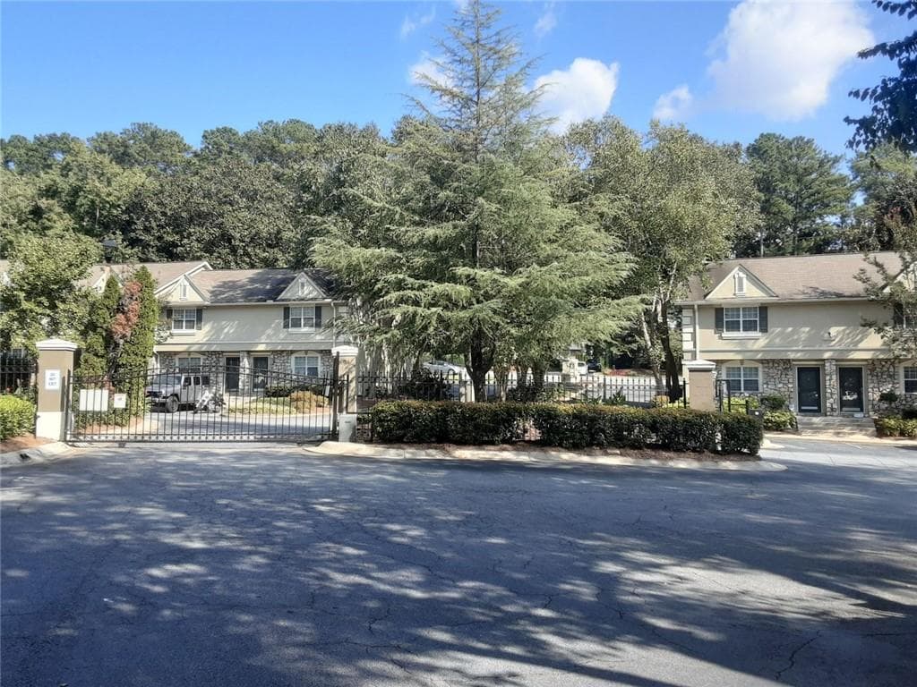 2 bedroom, 3 bathroom condominium for rent at 6900 Roswell Road O3, Sandy Springs, GA 30328 for $2,100 a month — photo 6