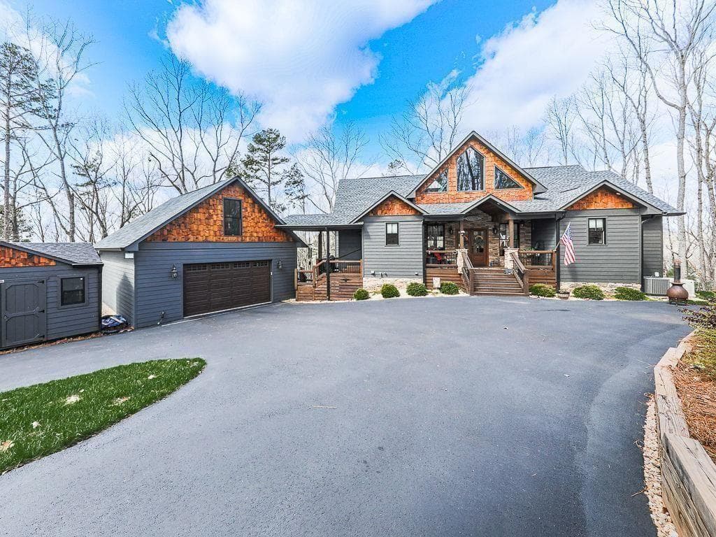 3 bedroom, 4 bathroom, 3,720 sq ft single family residence under contract at 208 Weeks Drive, Ellijay, GA 30540