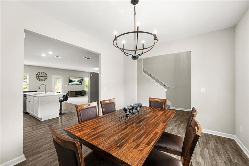 4 bedroom, 3 bathroom, 2,733 sq ft single family residence for sale at 409 Splash Pointe, Temple, GA 30179 — photo 4