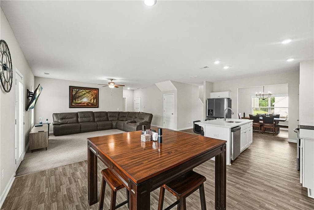 4 bedroom, 3 bathroom, 2,733 sq ft single family residence for sale at 409 Splash Pointe, Temple, GA 30179 — photo 5