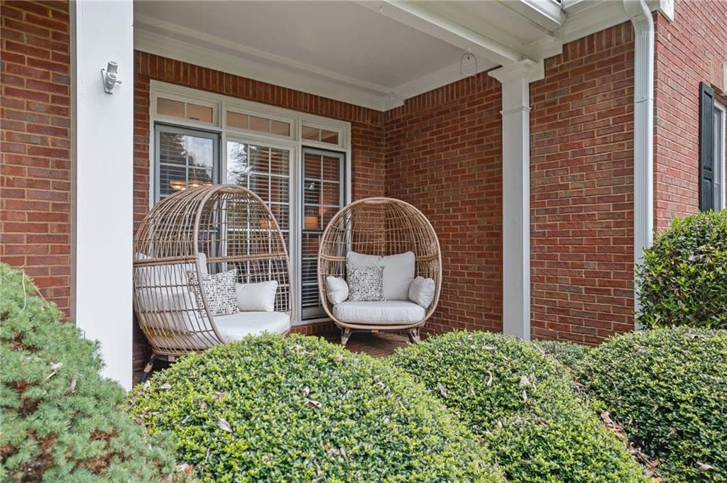 4 bedroom, 4 bathroom, 3,968 sq ft single family residence for sale at 2325 Ivey Oaks Road, Cumming, GA 30041 — photo 2
