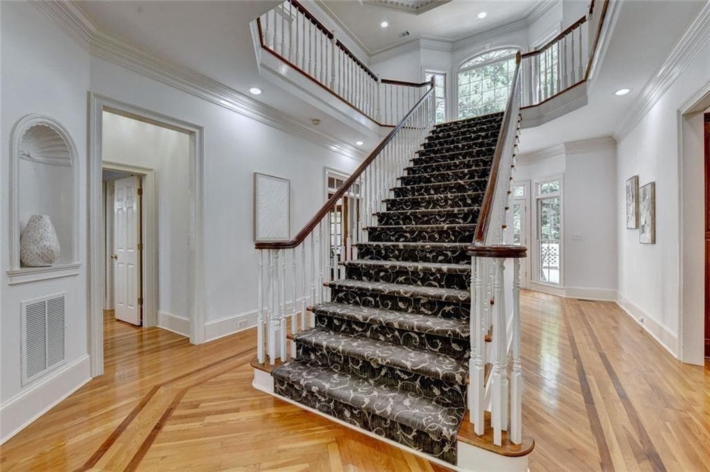 5 bedroom, 5 bathroom, 6,752 sq ft single family residence under contract at 2200 Ascott Valley Trace, Johns Creek, GA 30097 — photo 5