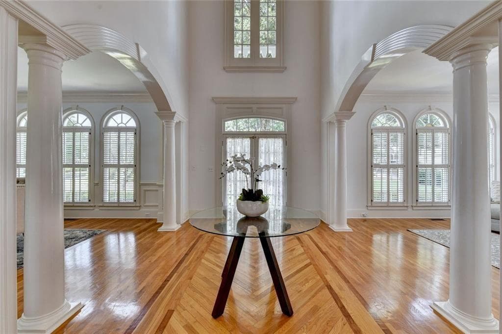 5 bedroom, 5 bathroom, 6,752 sq ft single family residence under contract at 2200 Ascott Valley Trace, Johns Creek, GA 30097 — photo 6