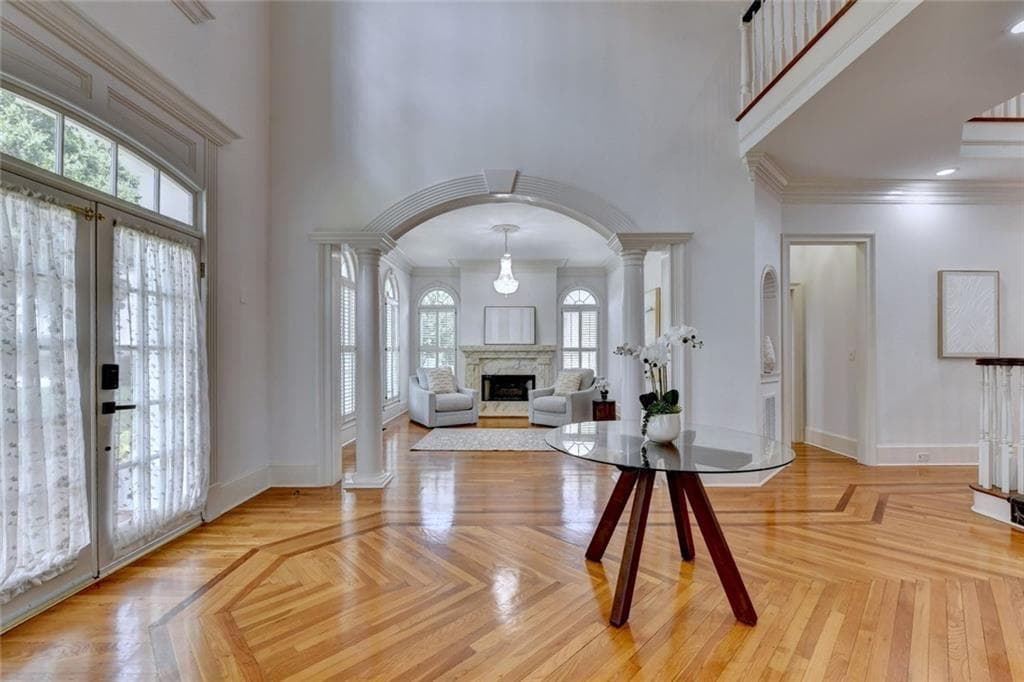 5 bedroom, 5 bathroom, 6,752 sq ft single family residence under contract at 2200 Ascott Valley Trace, Johns Creek, GA 30097 — photo 7