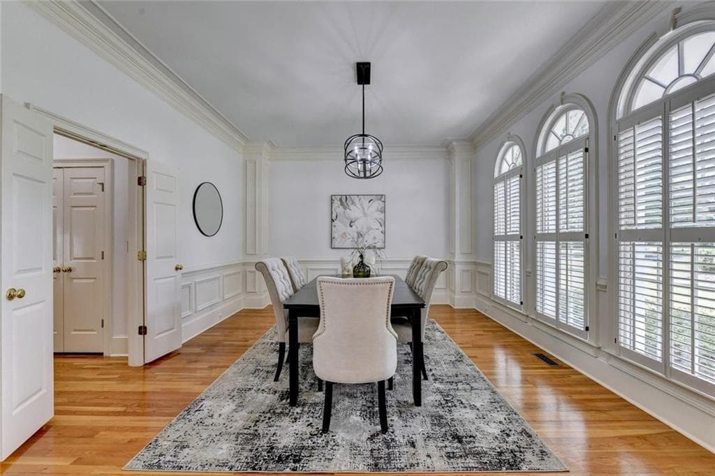5 bedroom, 5 bathroom, 6,752 sq ft single family residence under contract at 2200 Ascott Valley Trace, Johns Creek, GA 30097 — photo 10