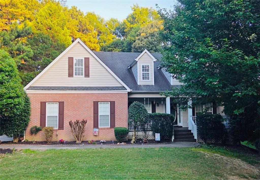 4 bedroom, 3 bathroom, 3,687 sq ft single family residence for sale at 123 W Castle View Drive, Braselton, GA 30517 — photo 1 of 30