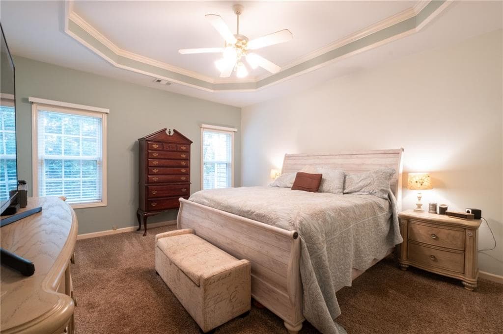 4 bedroom, 3 bathroom, 3,687 sq ft single family residence for sale at 123 W Castle View Drive, Braselton, GA 30517 — photo 4