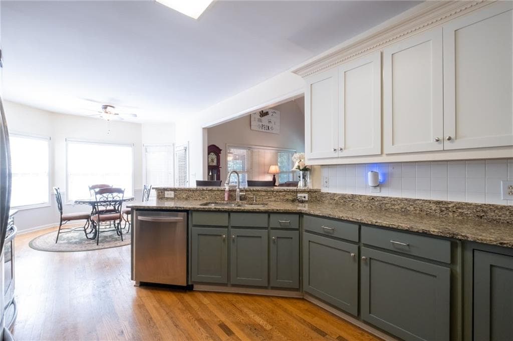 4 bedroom, 3 bathroom, 3,687 sq ft single family residence for sale at 123 W Castle View Drive, Braselton, GA 30517 — photo 6