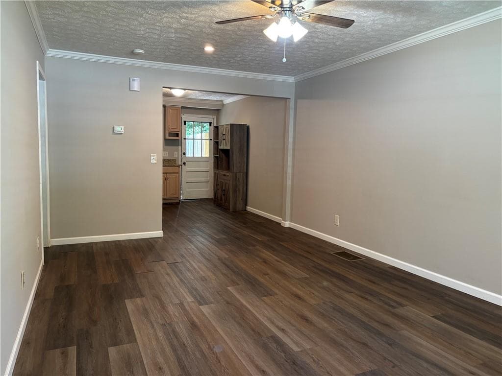 2 bedroom, 1 bathroom, 1,637 sq ft duplex for rent at 152 Fields Landing Drive B, Canton, GA 30114 for $1,675 a month — photo 5