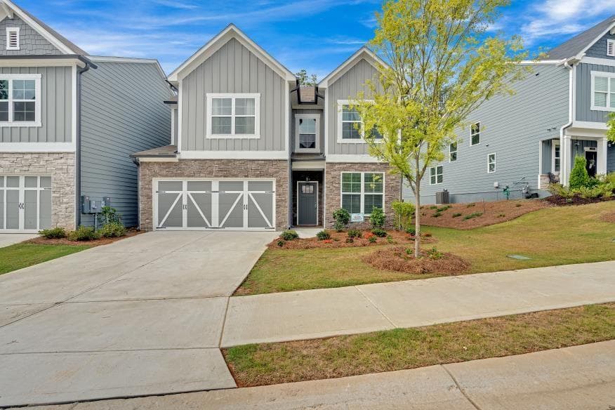 3 bedroom, 3 bathroom, 2,245 sq ft townhouse for sale at 205 Lakeside Place, Canton, GA 30114 — photo 2