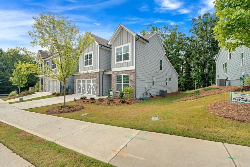3 bedroom, 3 bathroom, 2,245 sq ft townhouse for sale at 205 Lakeside Place, Canton, GA 30114 — photo 3