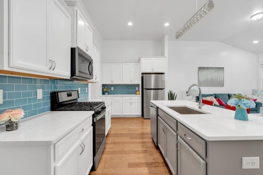 3 bedroom, 3 bathroom, 2,245 sq ft townhouse for sale at 205 Lakeside Place, Canton, GA 30114 — photo 9