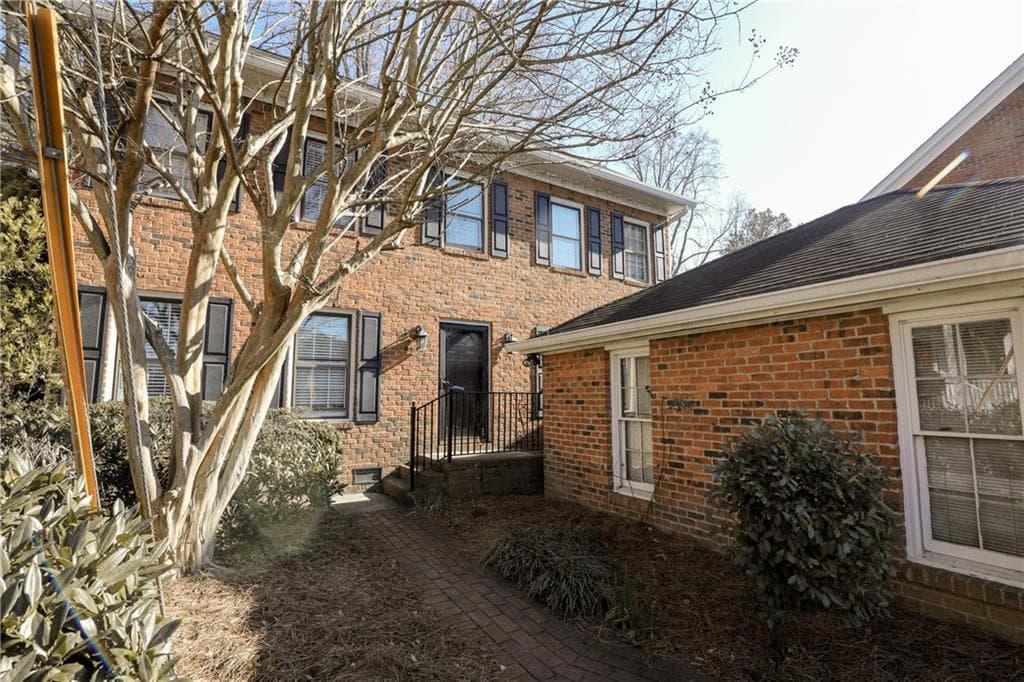 4 bedroom, 4 bathroom, 2,561 sq ft single family residence for sale at 3122 Henderson Walk, Atlanta, GA 30340 — photo 3