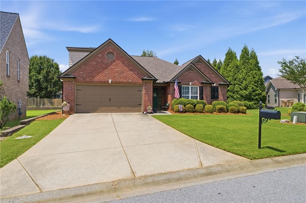 3 bedroom, 3 bathroom, 2,161 sq ft single family residence under contract at 6010 Riverwood Drive, Braselton, GA 30517 — photo 3