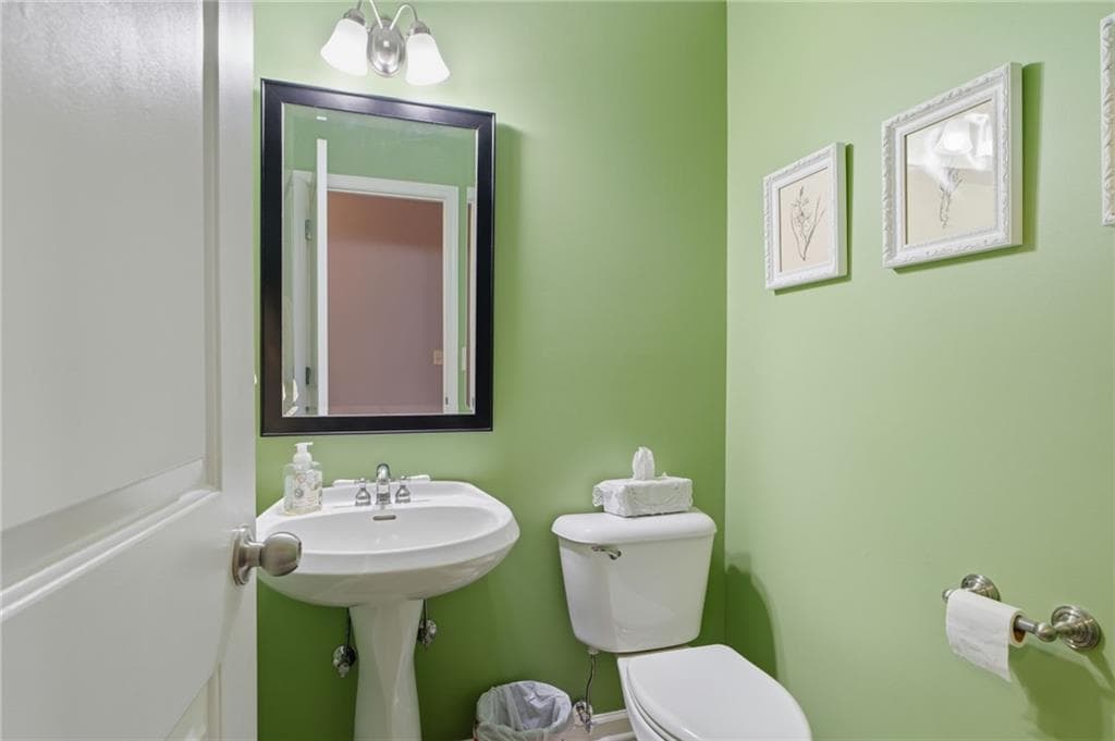 3 bedroom, 3 bathroom, 2,161 sq ft single family residence under contract at 6010 Riverwood Drive, Braselton, GA 30517 — photo 9