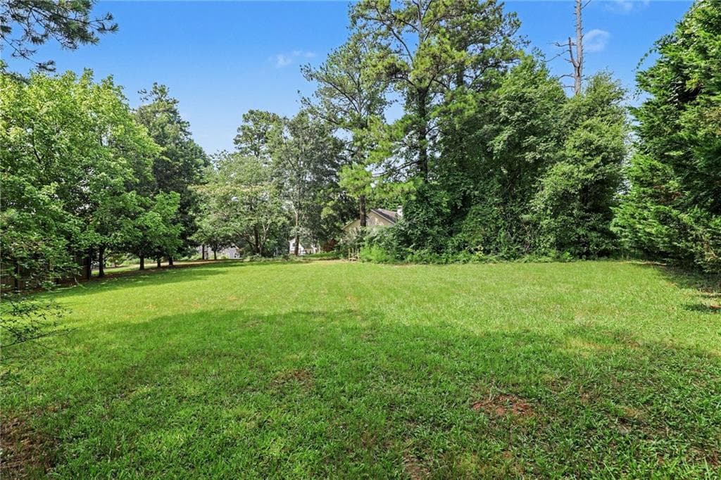 3 bedroom, 2 bathroom, 2,155 sq ft single family residence for sale at 84 Hidden Lakes Court, Newnan, GA 30263 — photo 8