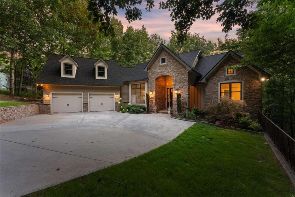 3 bedroom, 3 bathroom, 3,904 sq ft single family residence for sale at 746 Plum Lane, Clarkesville, GA 30523 — photo 3