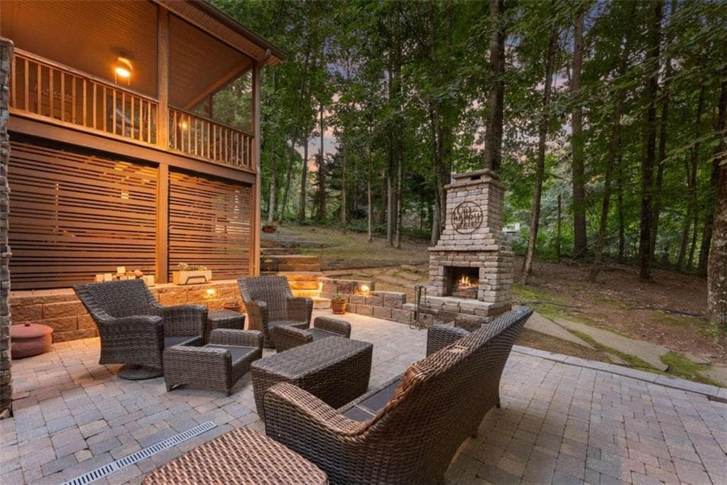 3 bedroom, 3 bathroom, 3,904 sq ft single family residence for sale at 746 Plum Lane, Clarkesville, GA 30523 — photo 5