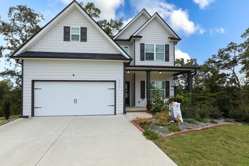 4 bedroom, 3 bathroom, 2,266 sq ft single family residence for sale at 171 Quail Forest Circle, Toccoa, GA 30577 — photo 2