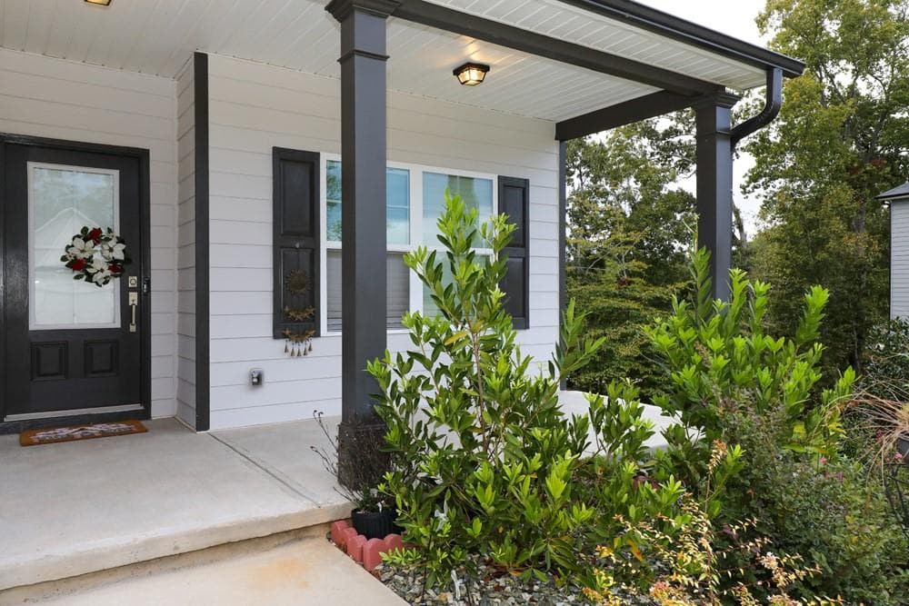 4 bedroom, 3 bathroom, 2,266 sq ft single family residence for sale at 171 Quail Forest Circle, Toccoa, GA 30577 — photo 5