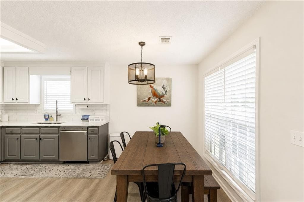 3 bedroom, 2 bathroom, 1,821 sq ft single family residence for sale at 5825 April Drive, Sugar Hill, GA 30518 — photo 9