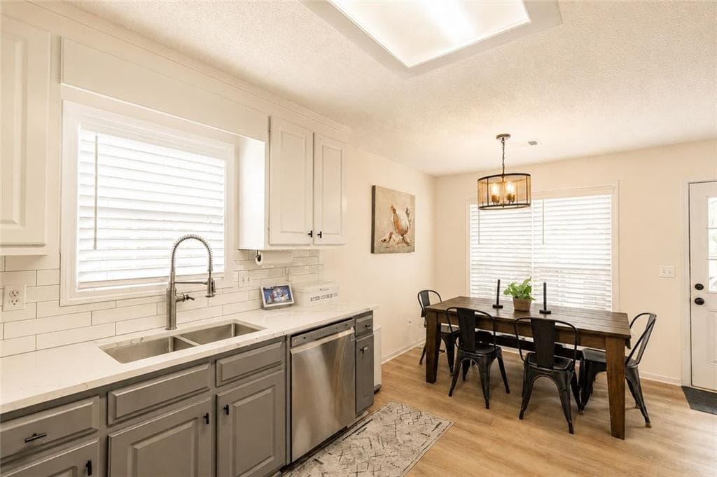 3 bedroom, 2 bathroom, 1,821 sq ft single family residence for sale at 5825 April Drive, Sugar Hill, GA 30518 — photo 2