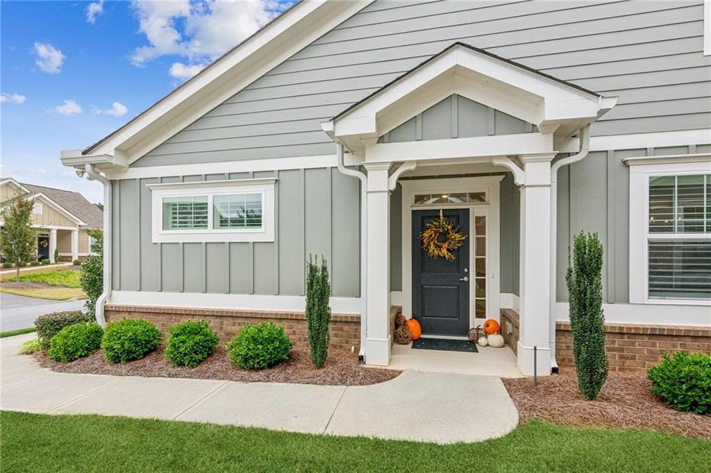 3 bedroom, 3 bathroom, 2,731 sq ft condominium for sale at 1001 Lexington Green Pines, Cumming, GA 30040 — photo 3
