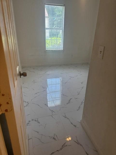 3 bedroom, 2 bathroom, 992 sq ft townhouse for sale at 3490 Kingswood Trail, Decatur, GA 30034 — photo 9