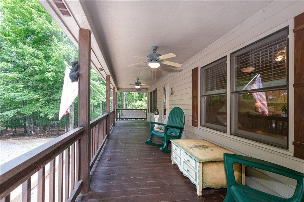 3 bedroom, 3 bathroom, 2,115 sq ft single family residence for sale at 250 Summit Drive, Blairsville, GA 30512 — photo 2