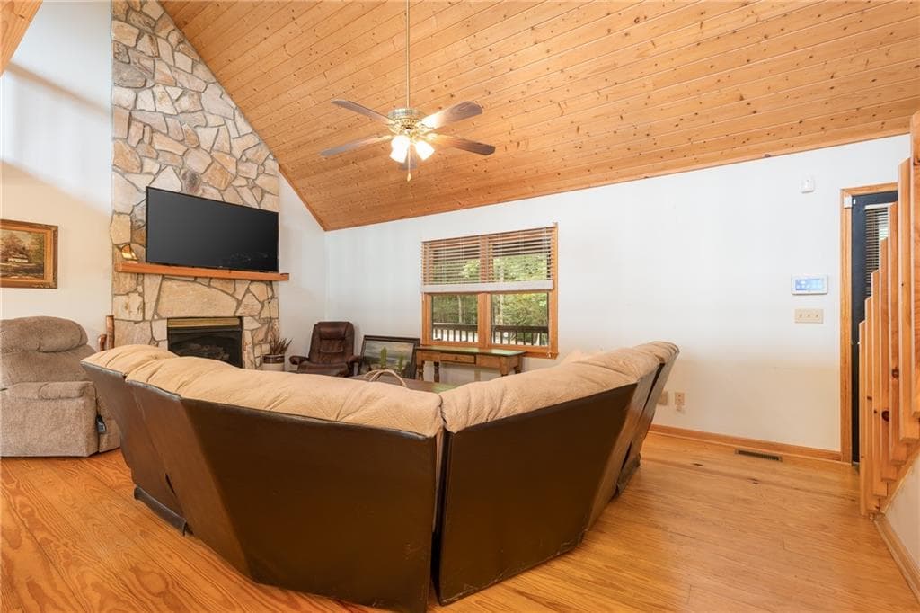 3 bedroom, 3 bathroom, 2,115 sq ft single family residence for sale at 250 Summit Drive, Blairsville, GA 30512 — photo 5