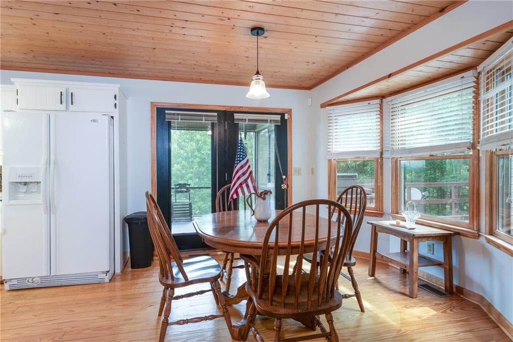 3 bedroom, 3 bathroom, 2,115 sq ft single family residence for sale at 250 Summit Drive, Blairsville, GA 30512 — photo 9