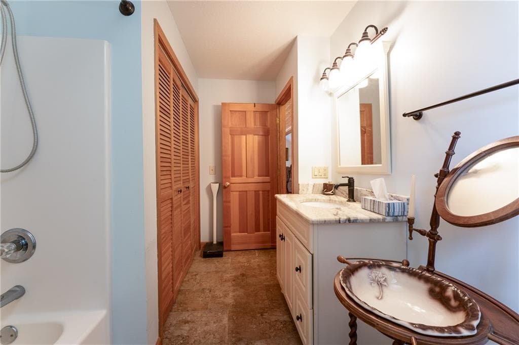3 bedroom, 3 bathroom, 2,115 sq ft single family residence for sale at 250 Summit Drive, Blairsville, GA 30512 — photo 10