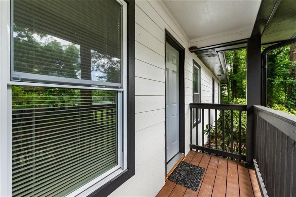 3 bedroom, 2 bathroom, 1,164 sq ft single family residence for sale at 4010 Kennesaw Drive, Kennesaw, GA 30152 — photo 4