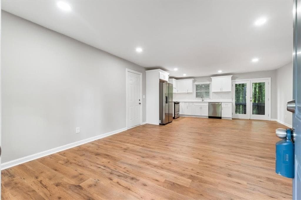 3 bedroom, 2 bathroom, 1,164 sq ft single family residence for sale at 4010 Kennesaw Drive, Kennesaw, GA 30152 — photo 5