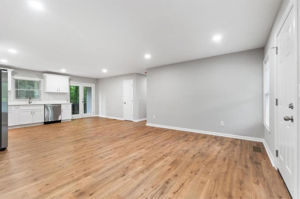 3 bedroom, 2 bathroom, 1,164 sq ft single family residence for sale at 4010 Kennesaw Drive, Kennesaw, GA 30152 — photo 7