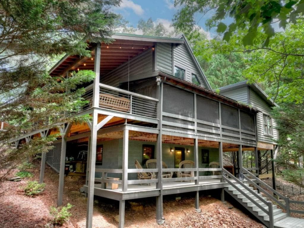 4 bedroom, 4 bathroom, 2,700 sq ft single family residence for sale at 246 Uphill Road, Blue Ridge, GA 30513 — photo 2