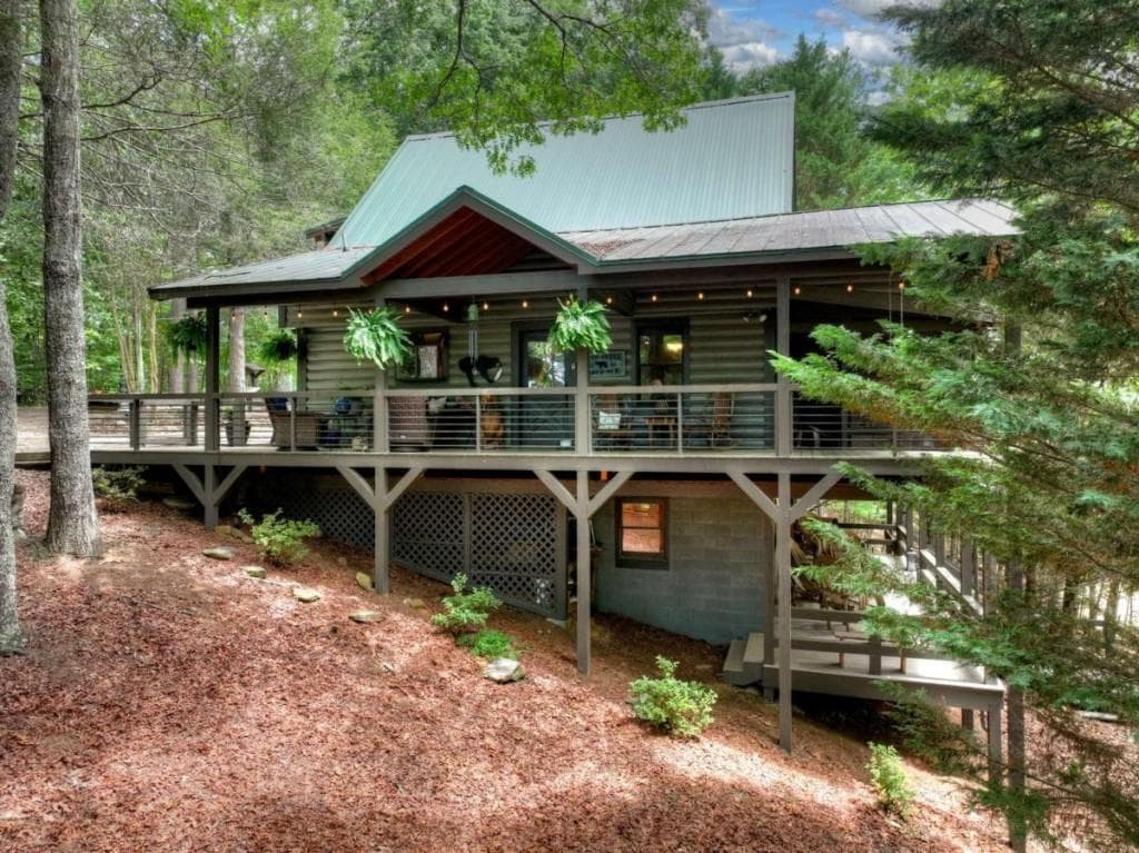 4 bedroom, 4 bathroom, 2,700 sq ft single family residence for sale at 246 Uphill Road, Blue Ridge, GA 30513 — photo 3